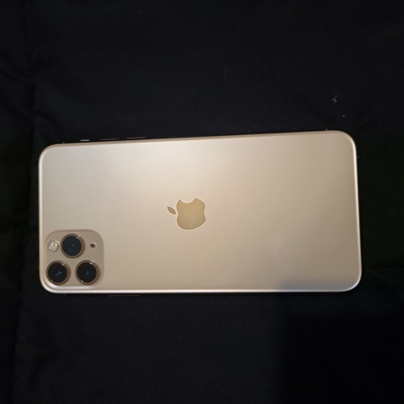 Apple IPhone 11 ProMax 256G - Picture 3 of 4